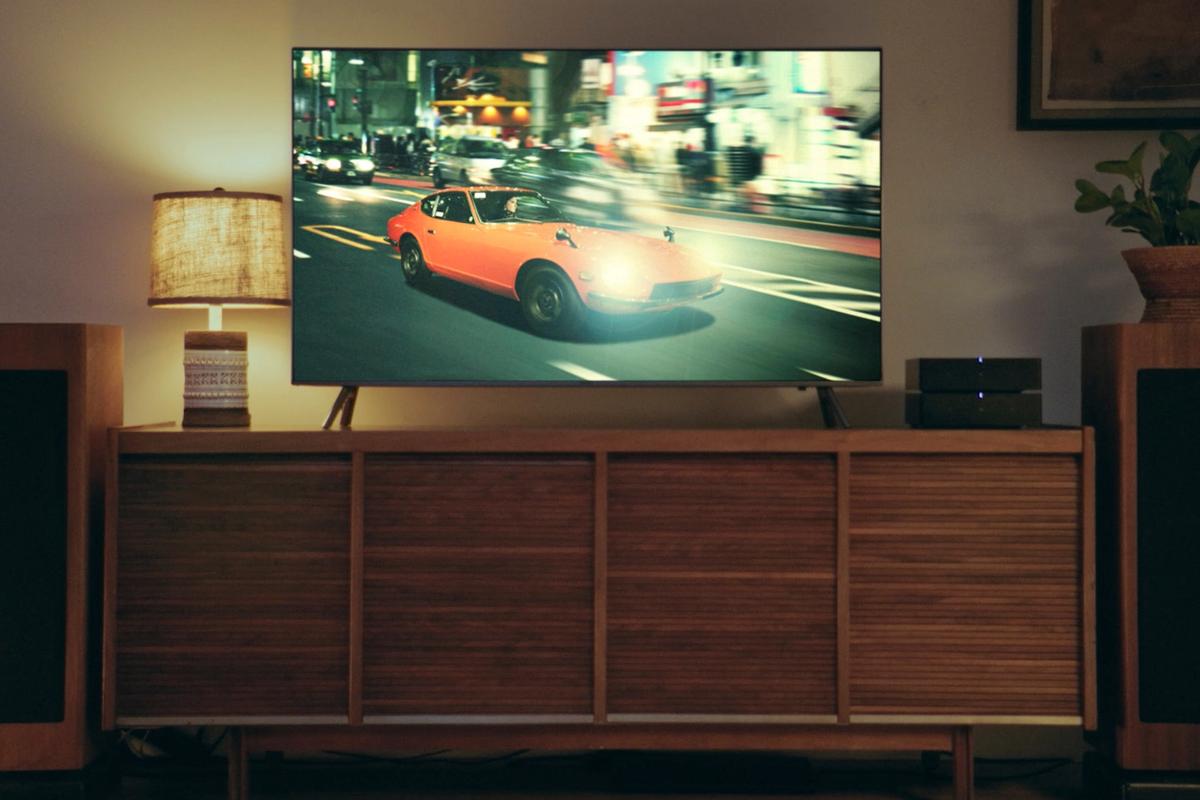 TV setup sa Sonos Amp-om na medijskoj konzoli