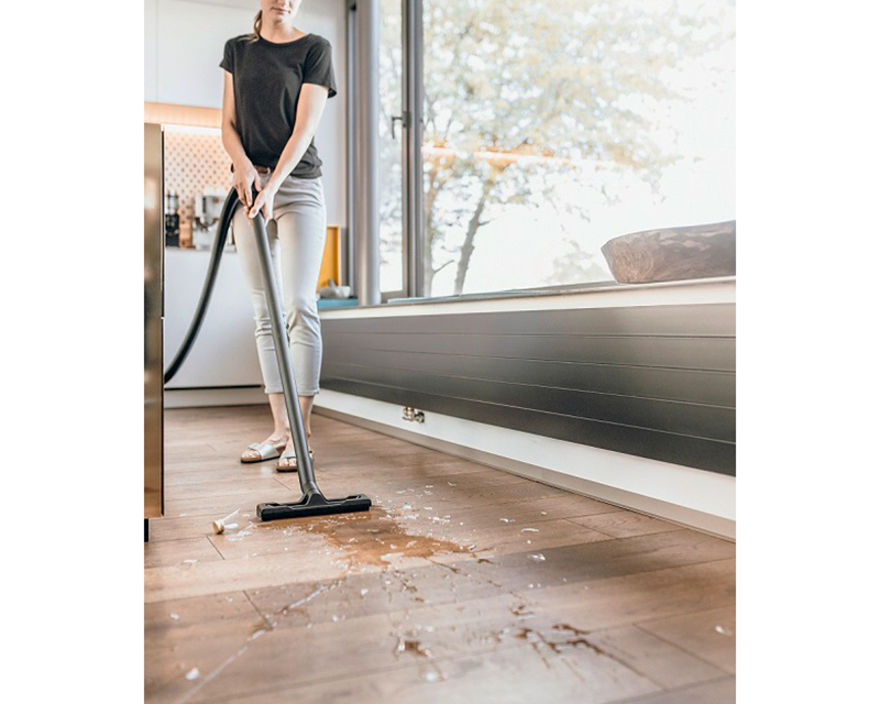 KARCHER WD 2 PLUS (V-12/4/18) Usisivač za suvo i mokro usisavanje