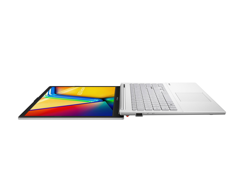 Vivobook Go 15 E1504FA-BQA5499 (15.6 inča FHD, Ryzen 3 30, 8GB, SSD 256GB) laptop