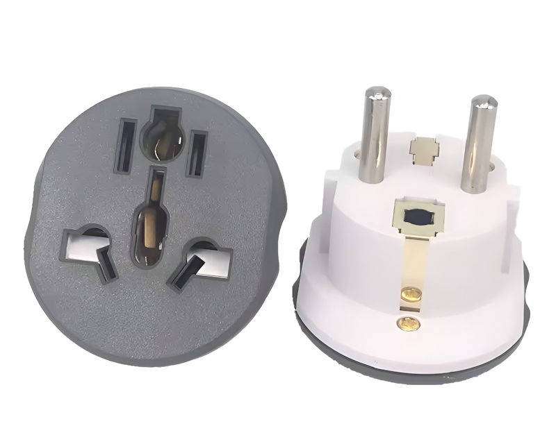 Strujni adapter sa UK/US/CN na EU