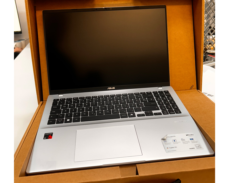 Vivobook 16  X1607QA-MB006W (16 inča WUXGA, Snapdragon X X1 26 100 Processor, 16GB, SSD 512GB, Win11 Home) laptop outlet