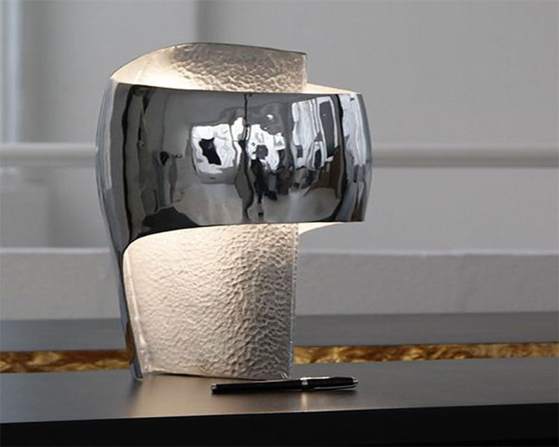 L1 dekorativna stona lampa siva