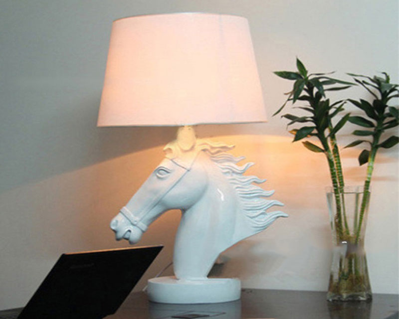 L3 dekorativna stona lampa bela