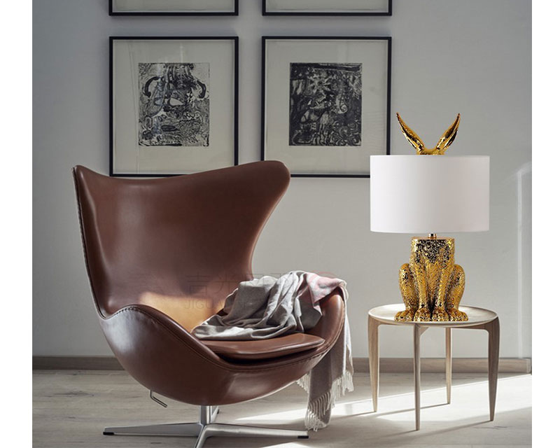 L10 dekorativna stona lampa bela